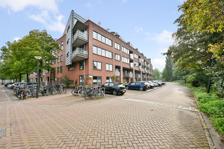 Bekijk foto 41 van Celebesstraat 125