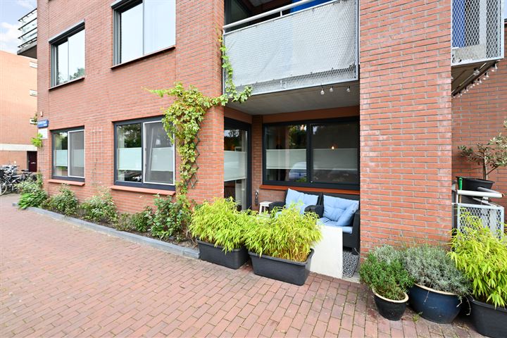 Bekijk foto 40 van Celebesstraat 125