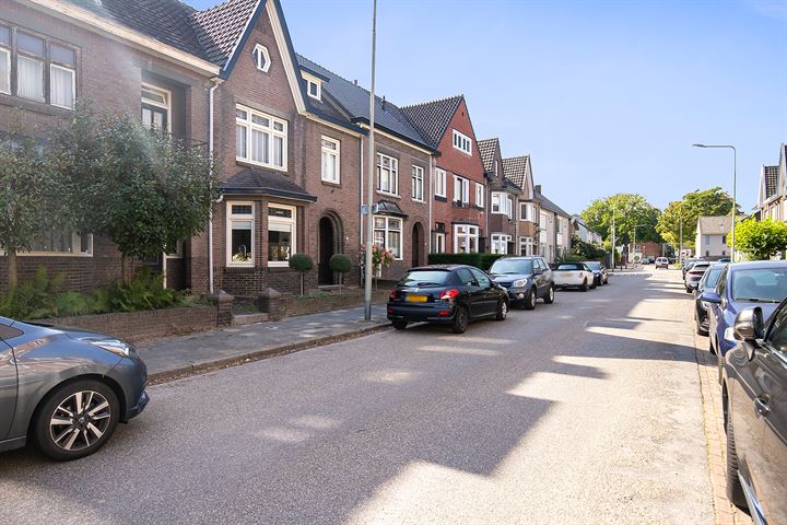 Bekijk foto 14 van Pastoor Vonckenstraat 105