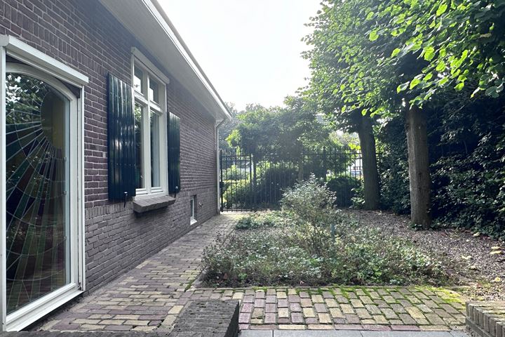 Bekijk foto 40 van Hazenakkerstraat 11