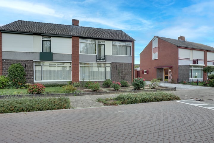 Bekijk foto 41 van Guido Gezellestraat 9