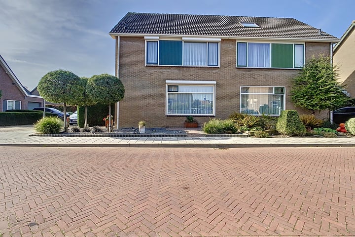 Bekijk foto 2 van Kamperstraat 9