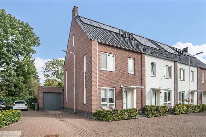 Bekijk foto 1 van Hoefslag 9