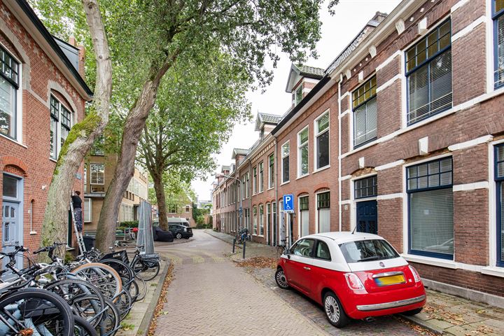 View photo 27 of Voorhelmstraat 14-ROOD