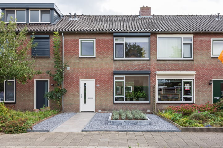 Bekijk foto 1 van Merelstraat 100