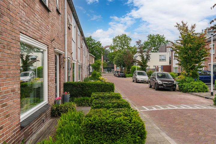 Bekijk foto 25 van Zonnebloemstraat 67