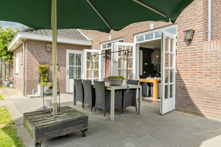 View photo 22 of Van Vroonhovenlaan 13