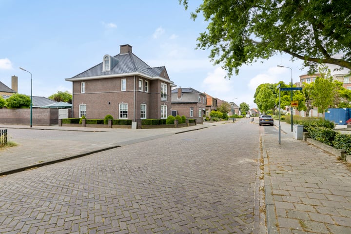 View photo 41 of Van Vroonhovenlaan 13