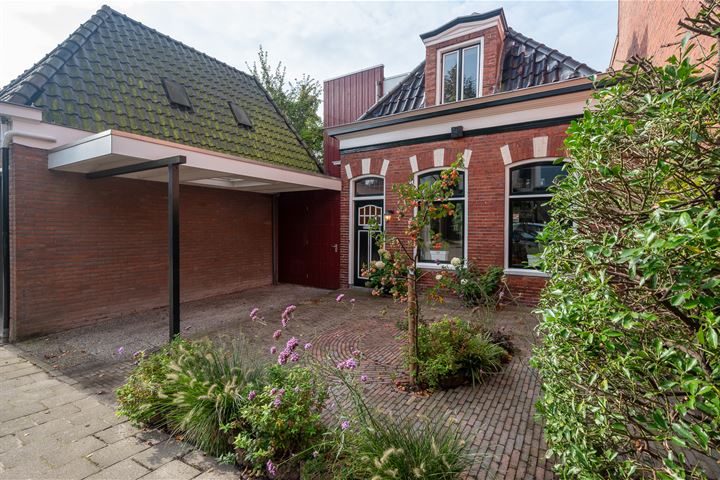 View photo 1 of Veldstraat 12