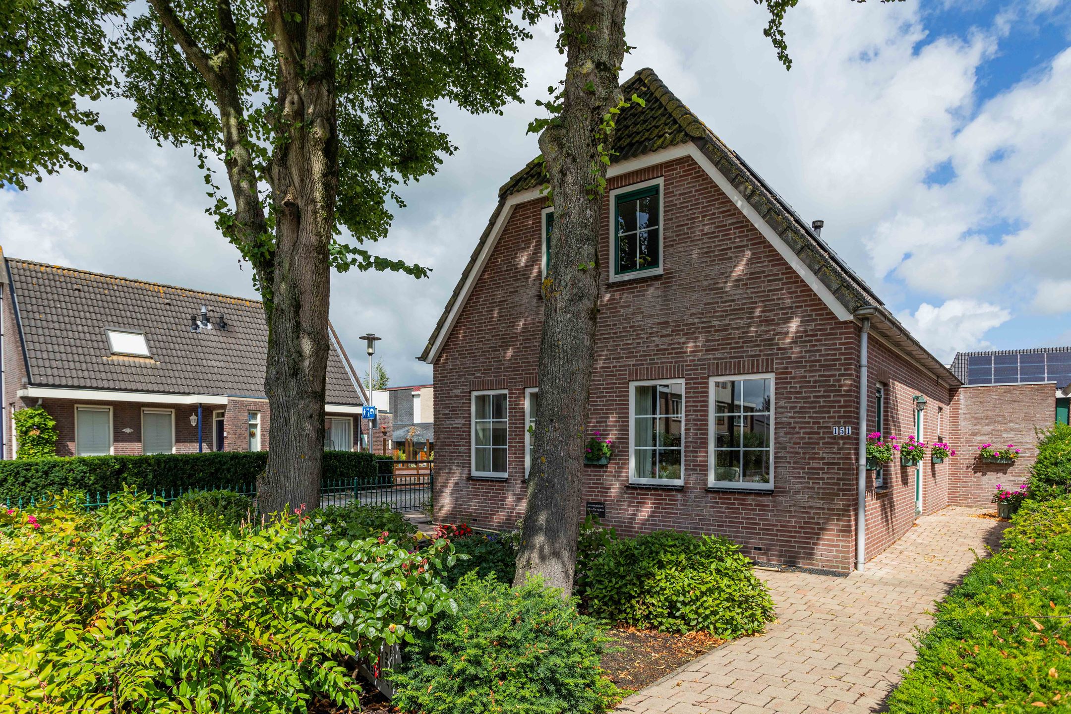 Huis Te Koop: Dorpsstraat 151 2391 CA Hazerswoude-Dorp [funda]