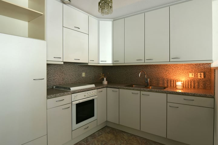 Bekijk foto 4 van Julianalaan 7--7
