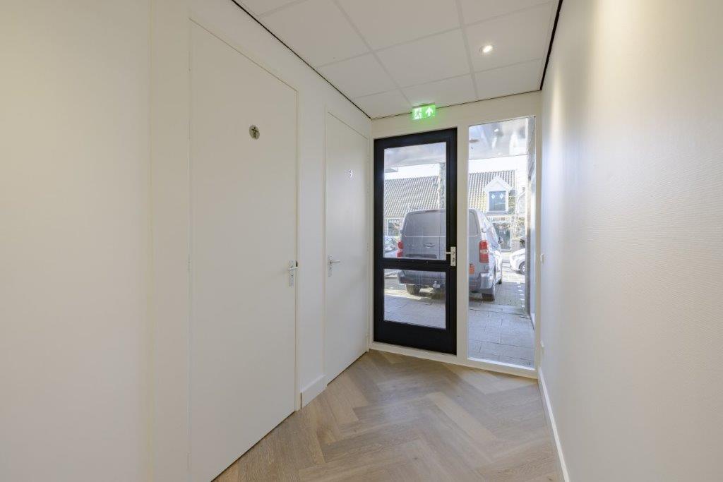 Bekijk foto 3 van Raadhuislaan 10