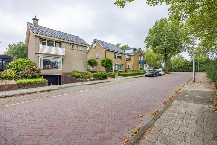 Bekijk foto 4 van Van Broekhuizenstraat 5