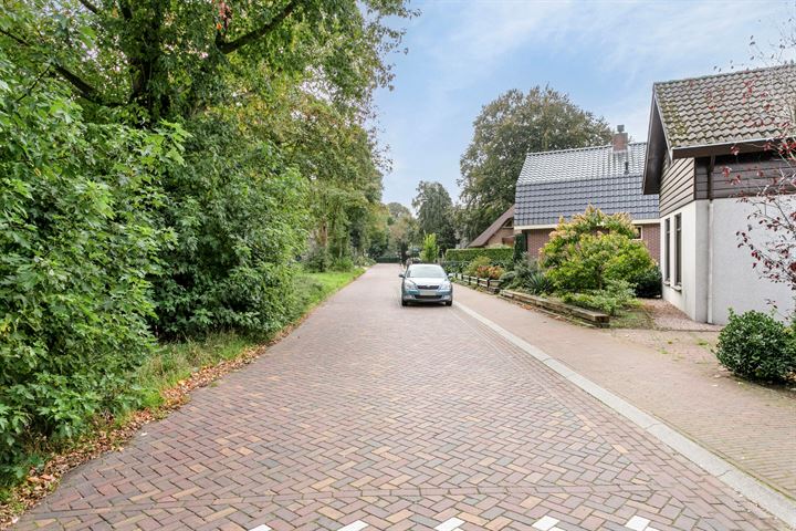 View photo 42 of Spoorstraat 25