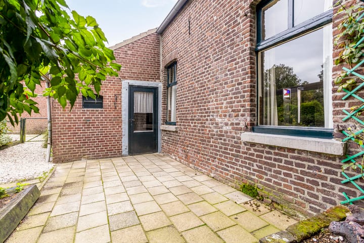 Foto 24 van Mgr Aertsstraat 2