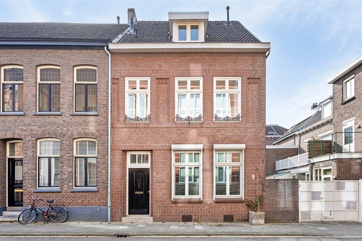 Bekijk foto 1 van Godsweerderstraat 9