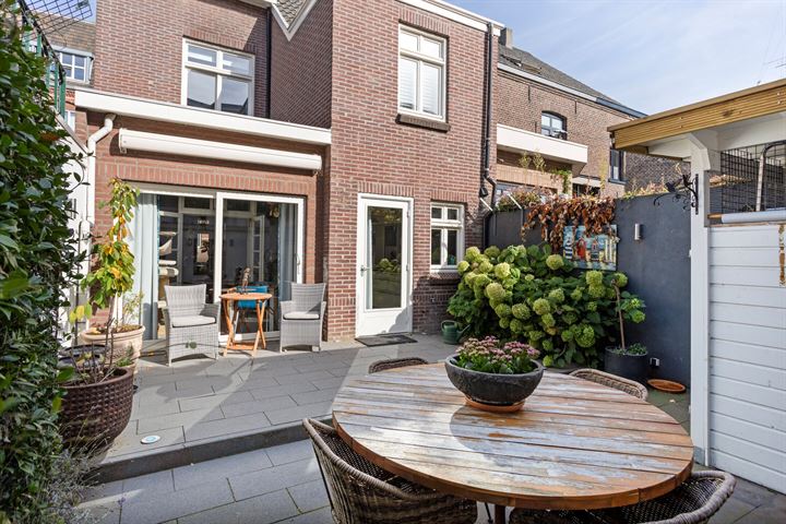 Bekijk foto 30 van Godsweerderstraat 9