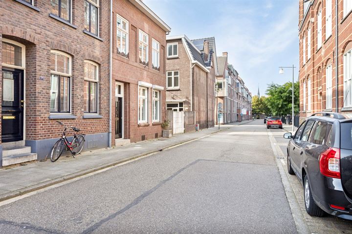 Bekijk foto 36 van Godsweerderstraat 9