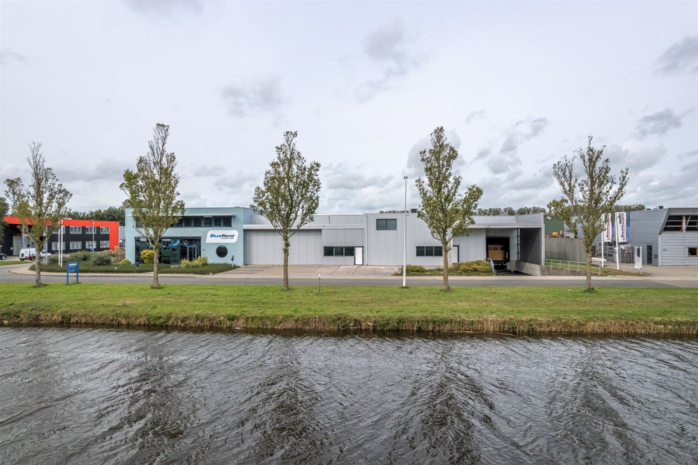 Bekijk foto 1 van Businesspark Friesland-West 33