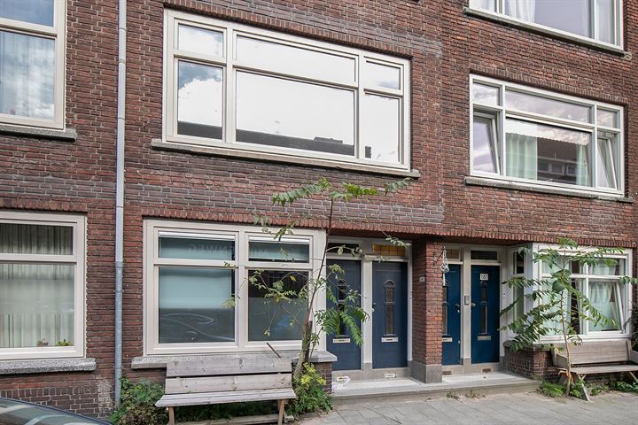 Bekijk foto 20 van Treubstraat 14-B1