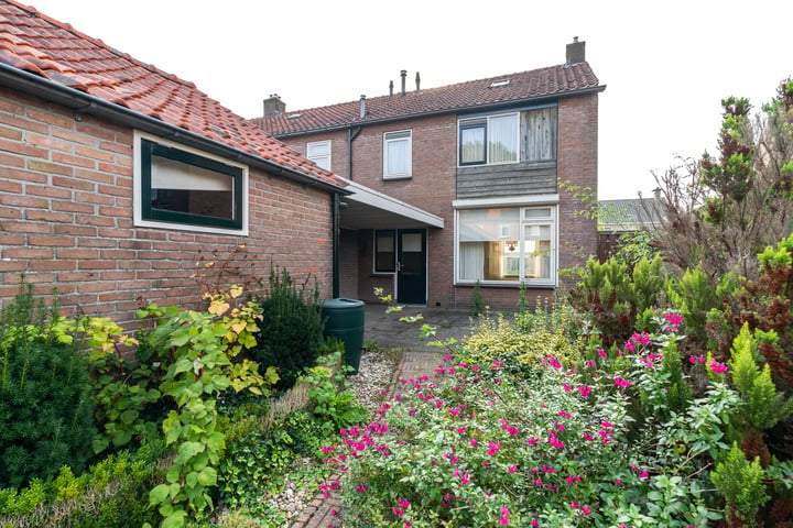 Bekijk foto 3 van Herman Kampmanstraat 9