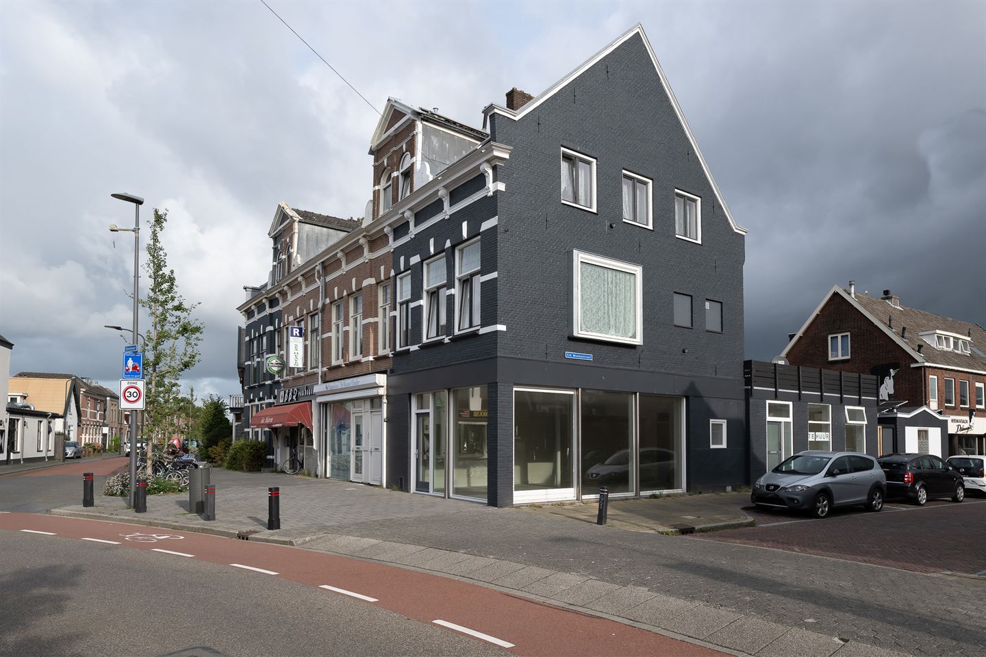 Bekijk foto 1 van C.H. Moensstraat 71