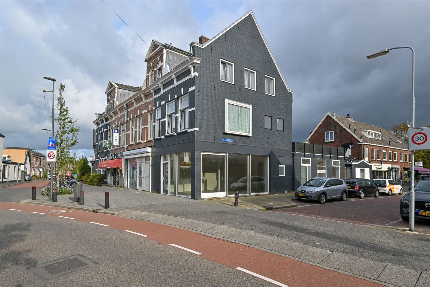 Bekijk foto 4 van C.H. Moensstraat 71