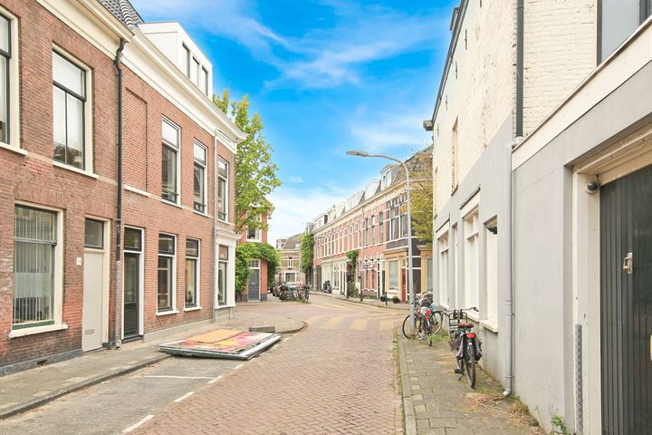 Bekijk foto 25 van Barendsestraat 14