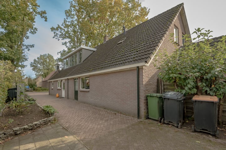 Bekijk foto 23 van Schoolstraat 6