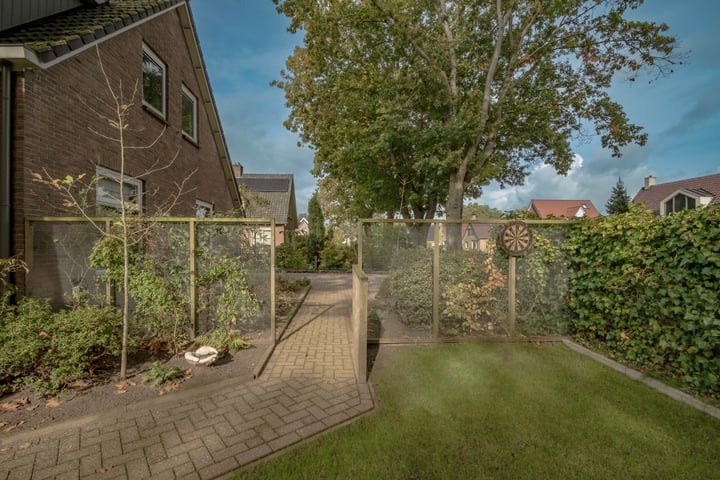 Bekijk foto 16 van Schoolstraat 6