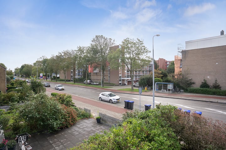 Bekijk foto 32 van Jan Ligthartstraat 142