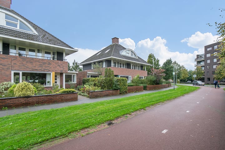 Bekijk foto 42 van Caro van Eyckweg 7