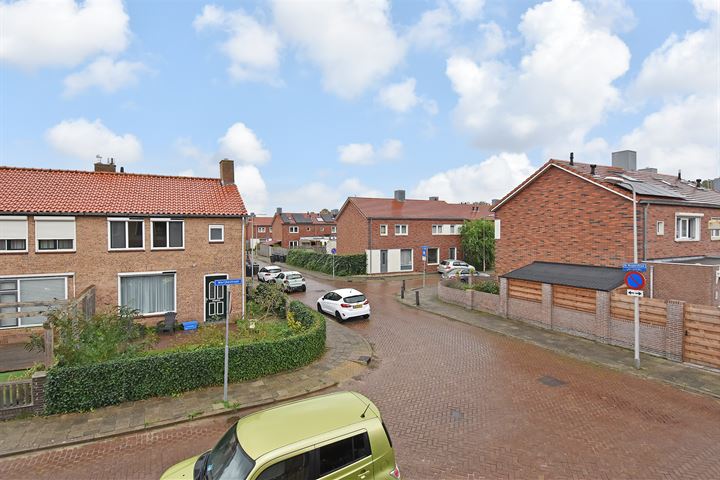 Bekijk foto 28 van Marijkestraat 2