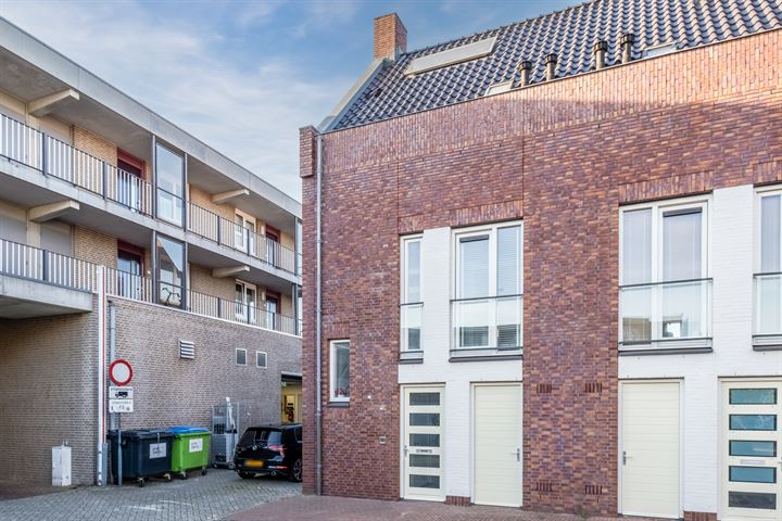 Bekijk foto 3 van De Jonghstraat 2