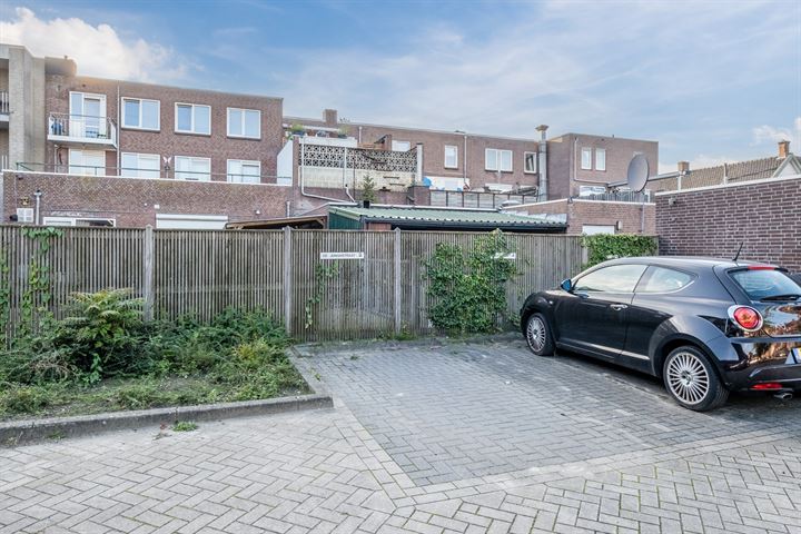 Bekijk foto 30 van De Jonghstraat 2