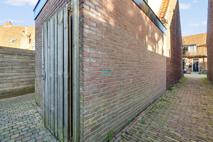 View photo 33 of Beetgumerstraat 41