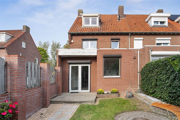 Bekijk foto 30 van Benoitstraat 2