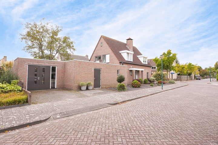 Bekijk foto 10 van van Ravesteynstraat 4