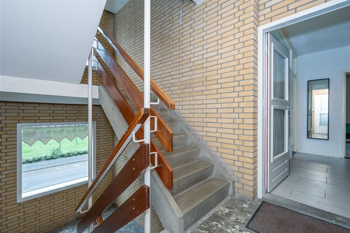 View photo 23 of Gombertstraat 27