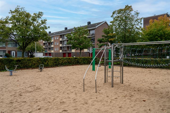 View photo 25 of Gombertstraat 27