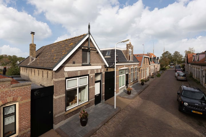 View photo 33 of Burgemeester Albertsstr 11