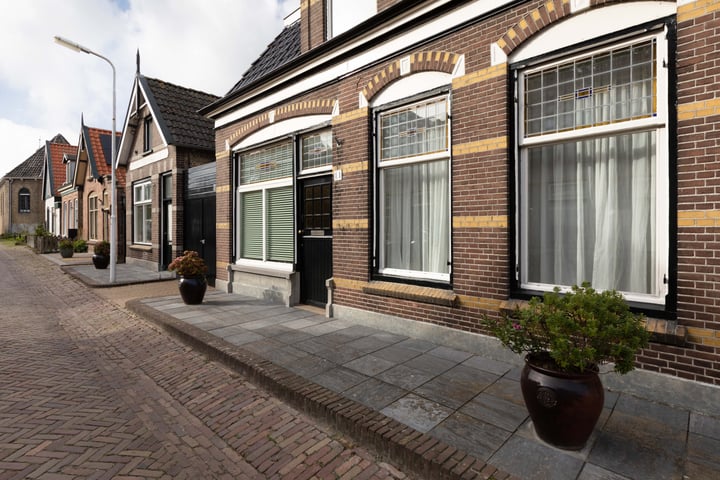 View photo 59 of Burgemeester Albertsstr 11