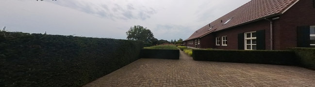 Bekijk 360° foto van Voortuin van Eikenweg 1