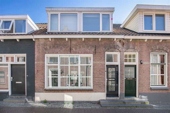 Bekijk foto 1 van Pyntorenstraat 13