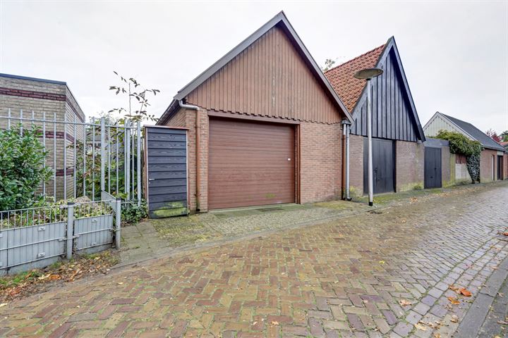 View photo 22 of Leeuwerikstraat 16