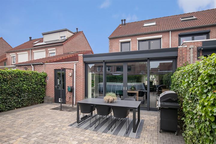 Bekijk foto 44 van Rossinistraat 29