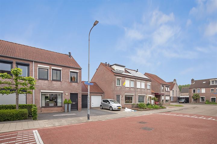 Bekijk foto 50 van Rossinistraat 29