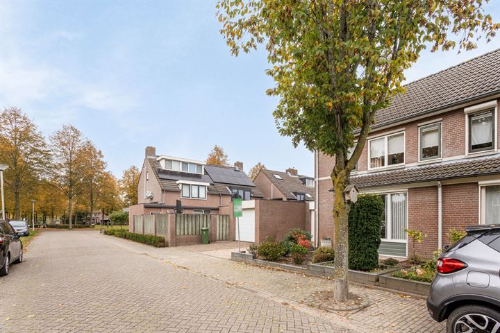 Bekijk foto 33 van Haverhof 12