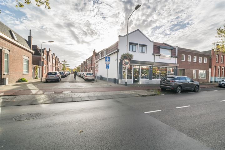 Bekijk foto 44 van Valkenburgstraat 8