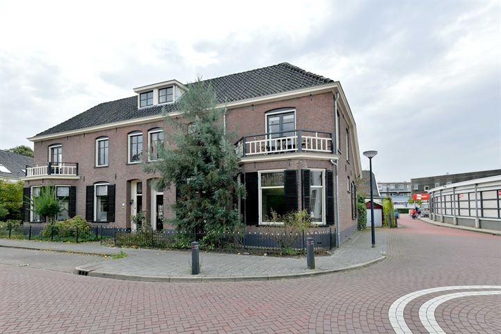 Bekijk foto 1 van Zutphensestraat 3